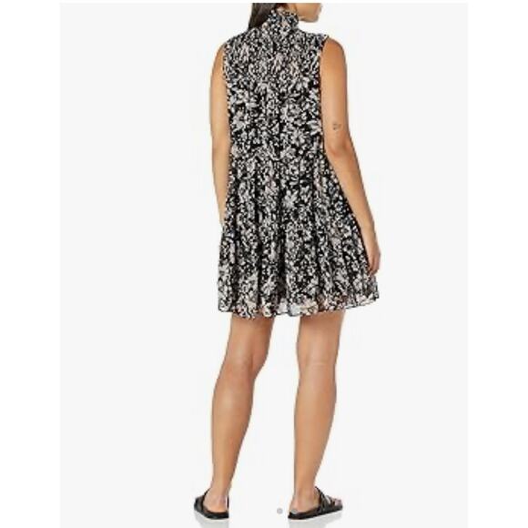 Just Taylor Black‎ & Pink Tiered Swing Dress with Smocked Neckline Size 8 - Picture 2 of 11